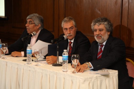 Sr. Hugo Moyano Sr. Alfredo Romero Ing. Ceferino Namuncurá INTERVENTOR DE LA CNC Sr. Hugo Moyano Sr. Alfredo Romero Ing. Ceferino Namuncurá INTERVENTOR DE LA CNC
